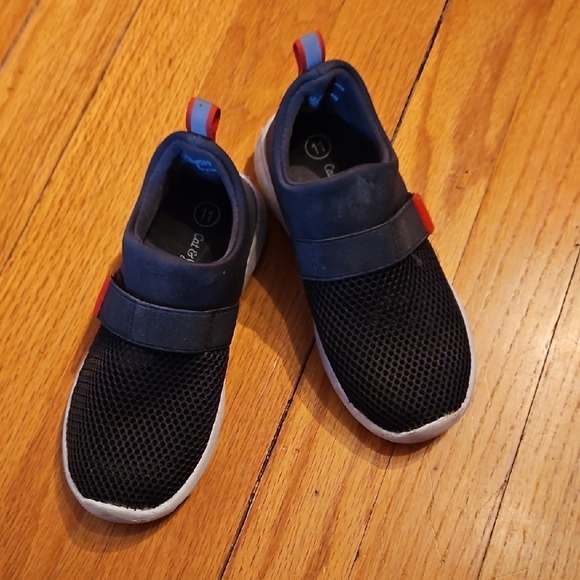 Kids Sz 11 Water Shoes, Mesh Toe, Thick Sole, Velcro - Picture 2 of 14